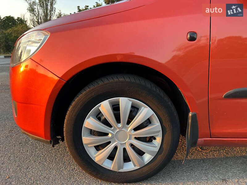 Хэтчбек Skoda Fabia 2007 в Запорожье