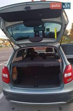 Хэтчбек Skoda Fabia 2010 в 