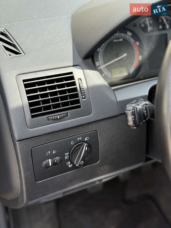 Хэтчбек Skoda Fabia 2006 в Луцке фото 21 Хэтчбек Skoda Fabia 2006 в Луцке