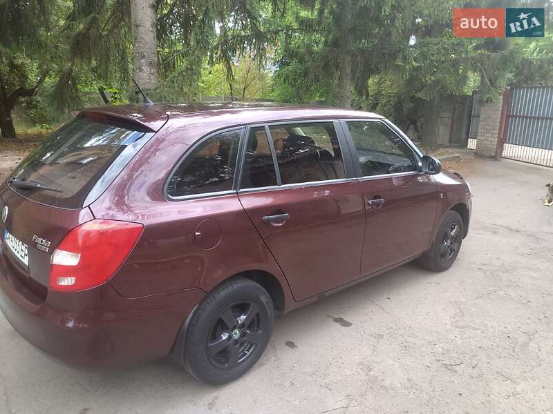 Универсал Skoda Fabia 2010 в 