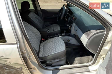 Седан Skoda Fabia 2001 в 