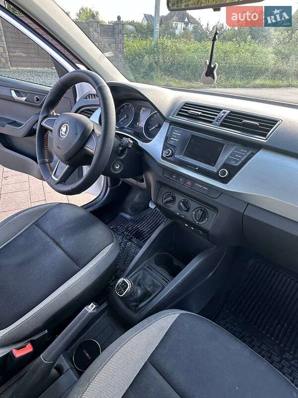 Універсал Skoda Fabia 2015 в Ужгороді
