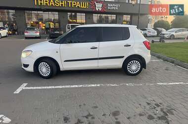 Хэтчбек Skoda Fabia 2011 в 