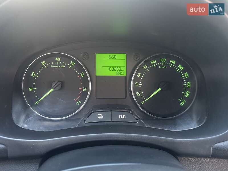 Хэтчбек Skoda Fabia 2011 в Киеве