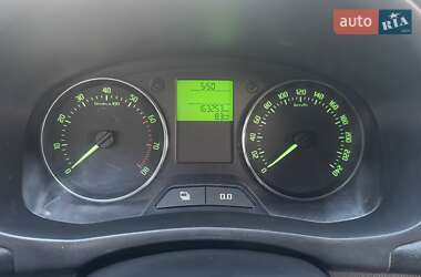 Хэтчбек Skoda Fabia 2011 в 