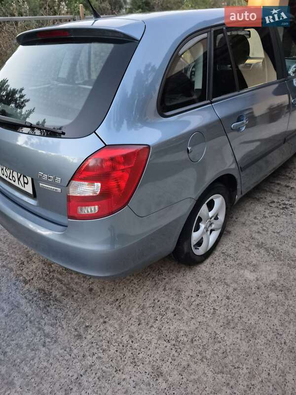 Універсал Skoda Fabia 2011 в Києві