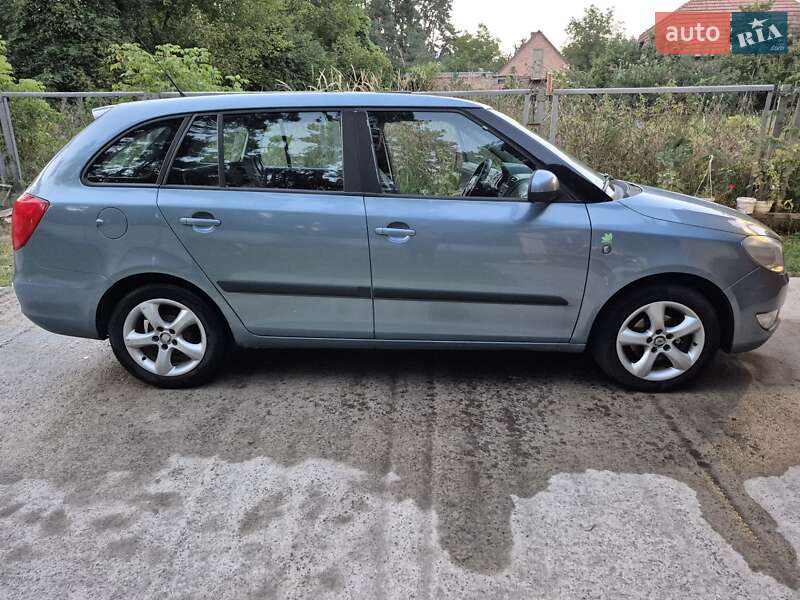 Універсал Skoda Fabia 2011 в Києві