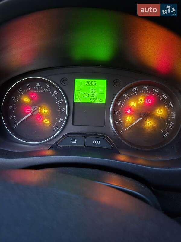 Універсал Skoda Fabia 2011 в Києві