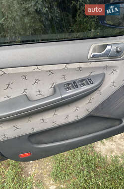 Хэтчбек Skoda Fabia 2001 в 