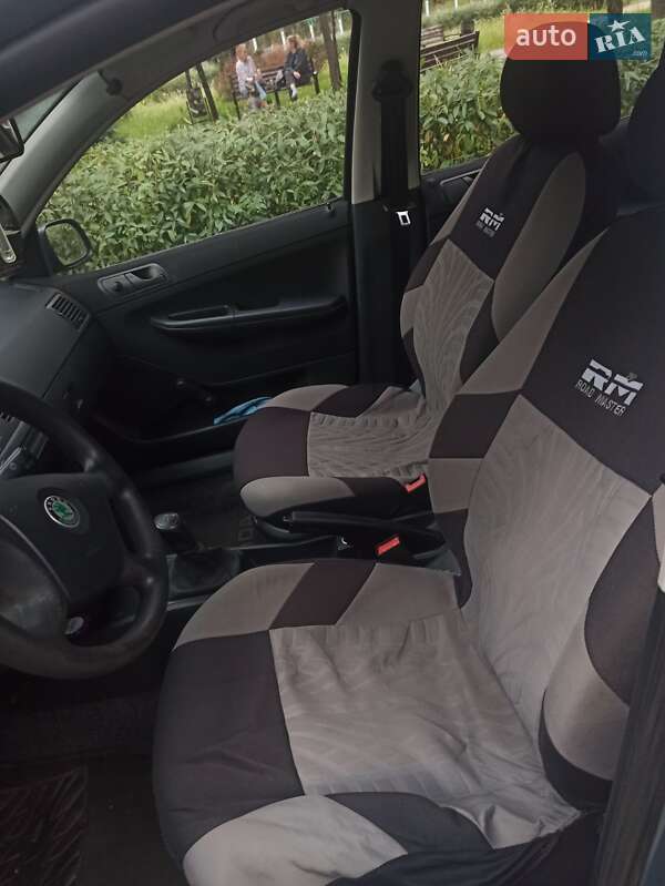 Хэтчбек Skoda Fabia 2006 в Киеве