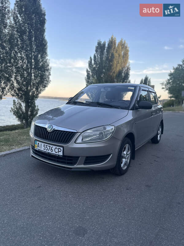 Хэтчбек Skoda Fabia 2011 в Киеве