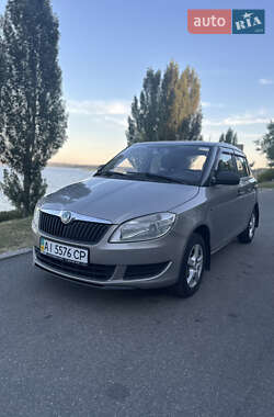 Хэтчбек Skoda Fabia 2011 в 