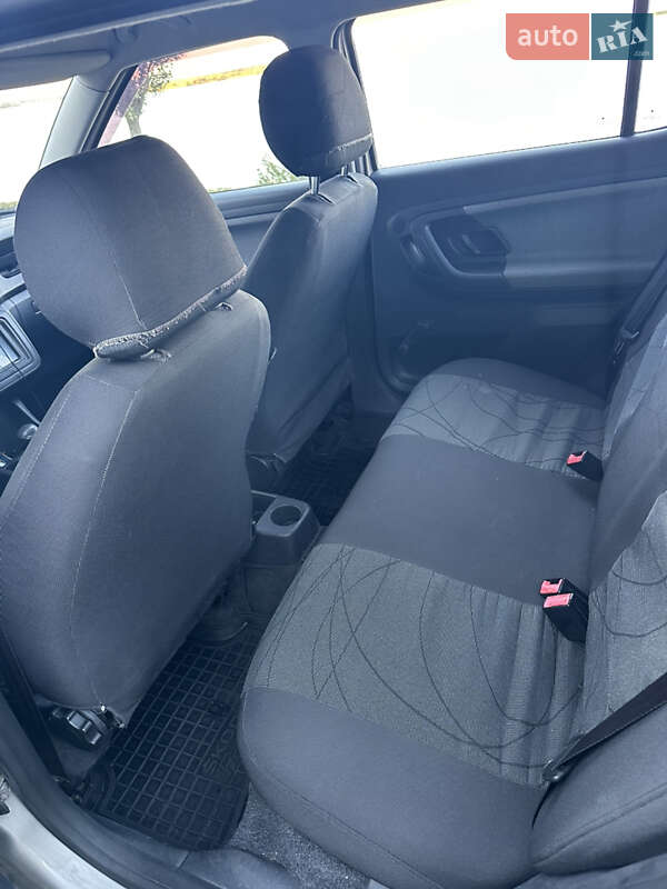 Хэтчбек Skoda Fabia 2011 в Киеве