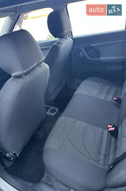 Хэтчбек Skoda Fabia 2011 в 