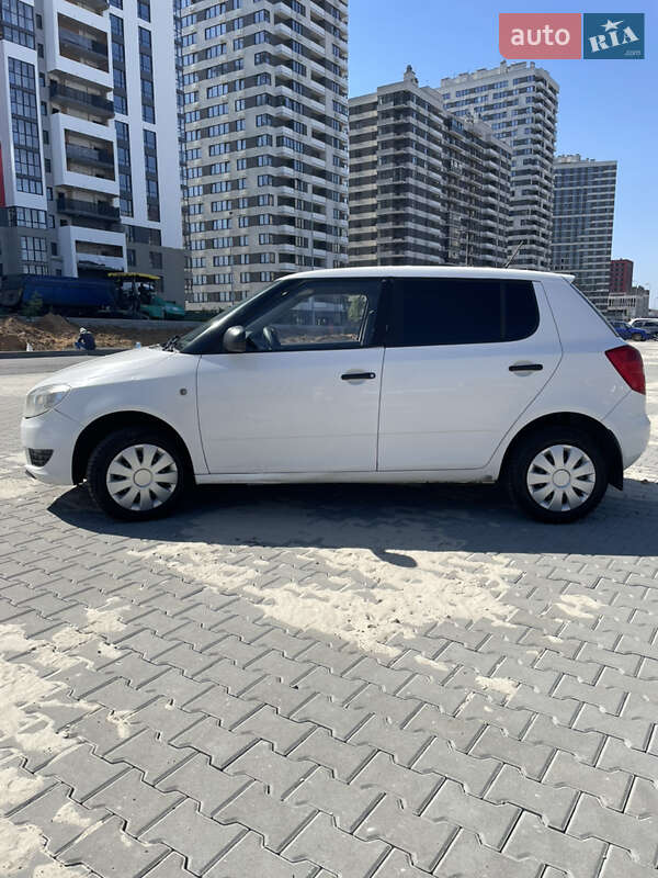 Хетчбек Skoda Fabia 2011 в Києві