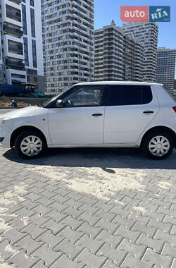 Хэтчбек Skoda Fabia 2011 в 