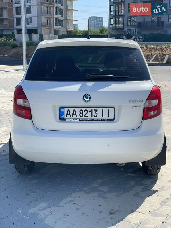 Хетчбек Skoda Fabia 2011 в Києві