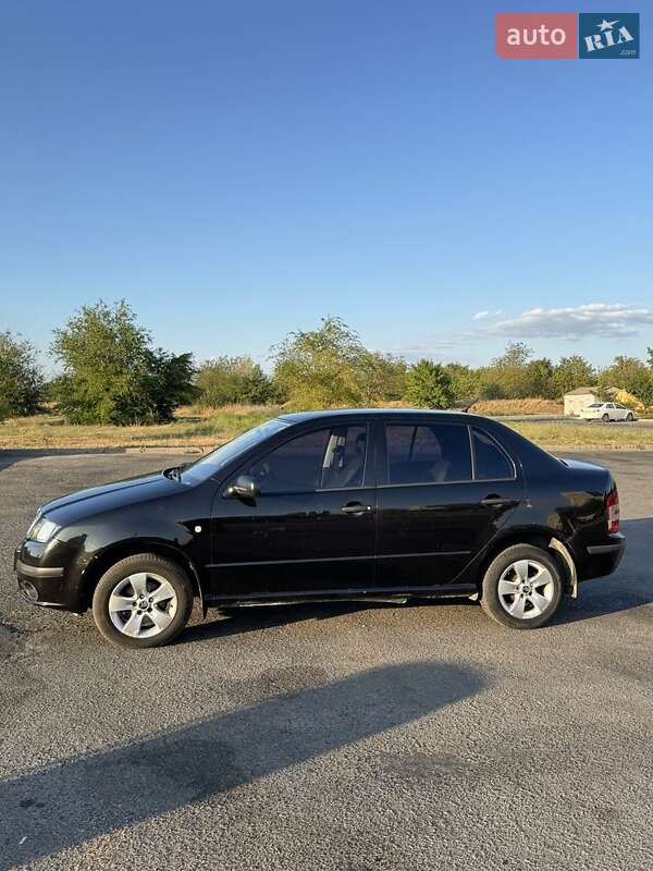 Седан Skoda Fabia 2006 в Запорожье