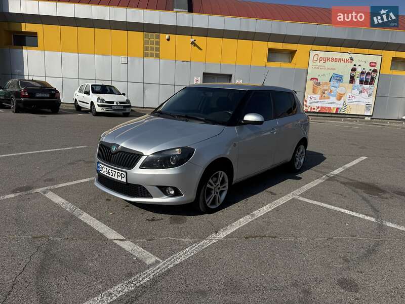 Хэтчбек Skoda Fabia 2009 в 