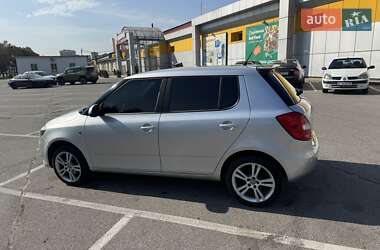 Хэтчбек Skoda Fabia 2009 в 
