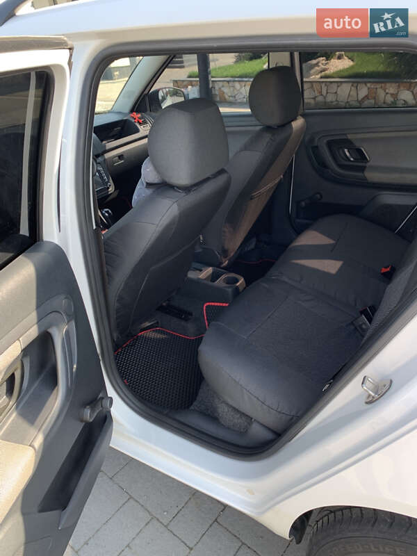 Универсал Skoda Fabia 2010 в Хусте