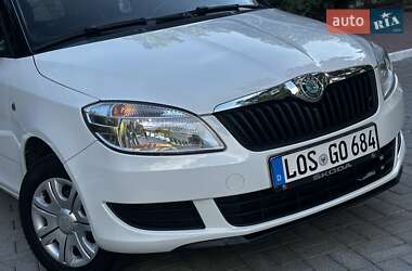 Хэтчбек Skoda Fabia 2011 в 