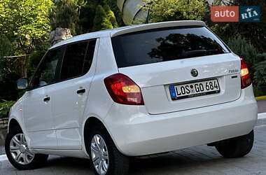 Хэтчбек Skoda Fabia 2011 в 