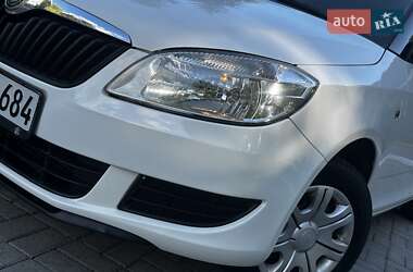 Хэтчбек Skoda Fabia 2011 в 