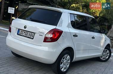 Хэтчбек Skoda Fabia 2011 в 