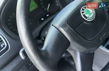 Хэтчбек Skoda Fabia 2011 в 