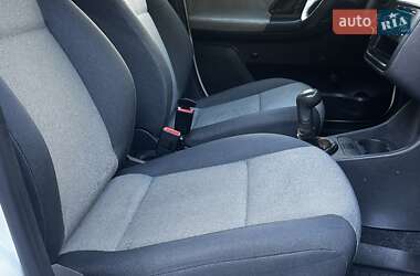 Хэтчбек Skoda Fabia 2011 в 