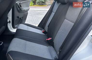 Хэтчбек Skoda Fabia 2011 в 