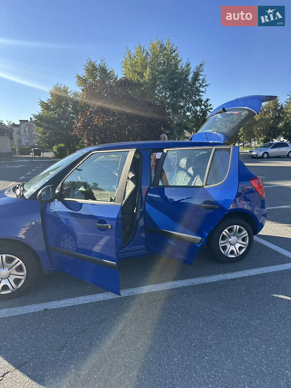 Хэтчбек Skoda Fabia 2009 в Броварах