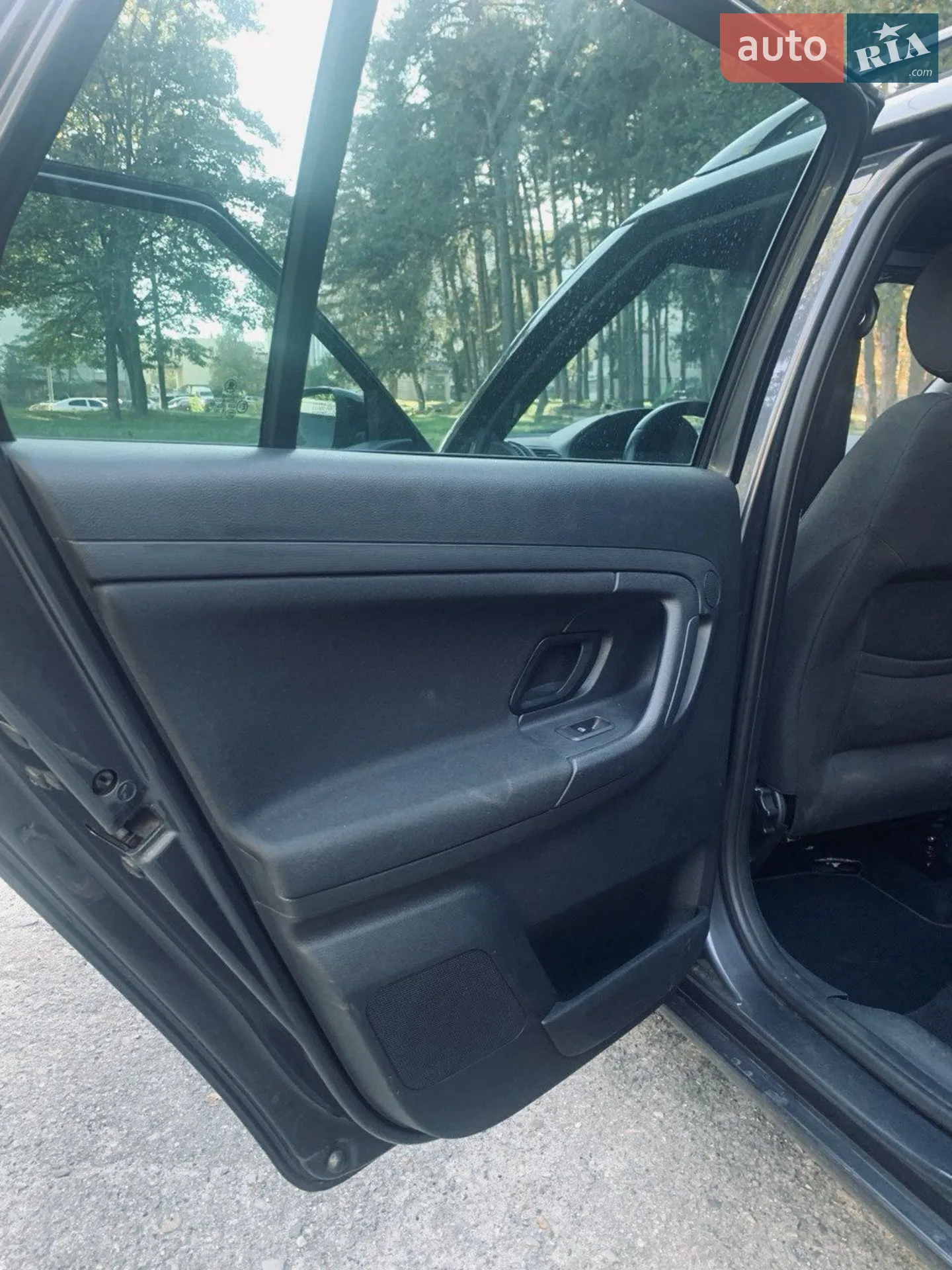 2011 Skoda Fabia - мініатюра 2