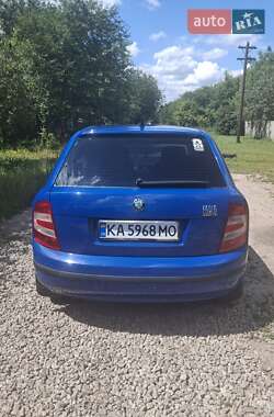Хэтчбек Skoda Fabia 2006 в 