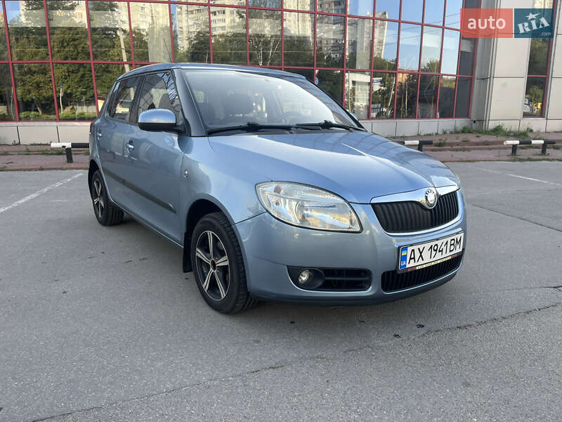 Хэтчбек Skoda Fabia 2008 в 