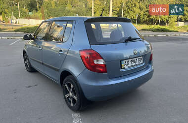 Хэтчбек Skoda Fabia 2008 в 