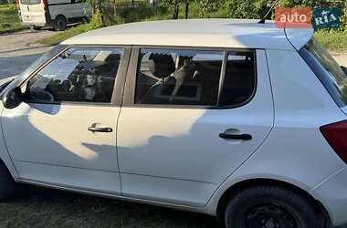 Хэтчбек Skoda Fabia 2013 в 