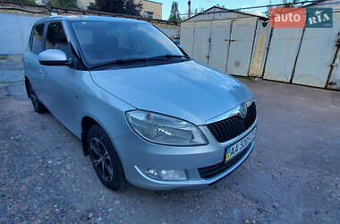 Хэтчбек Skoda Fabia 2011 в 