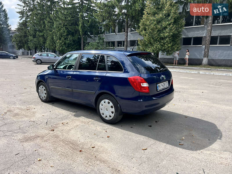 Универсал Skoda Fabia 2011 в Ровно