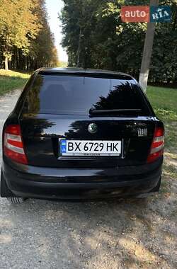 Хэтчбек Skoda Fabia 2006 в 