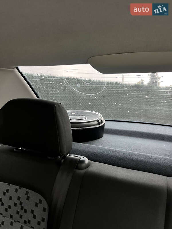 Седан Skoda Fabia 2007 в Києві