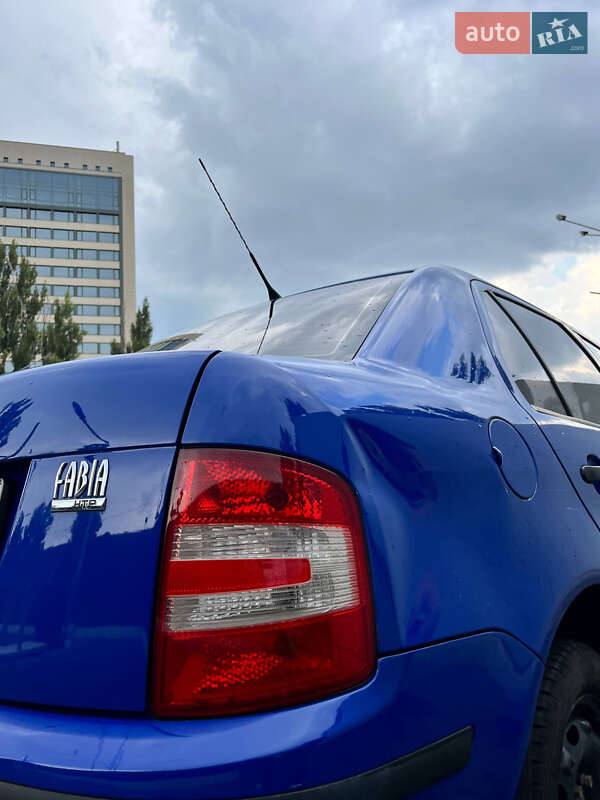 Седан Skoda Fabia 2007 в Києві