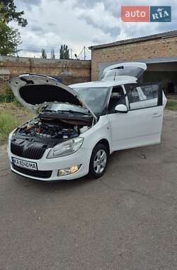 Хэтчбек Skoda Fabia 2011 в 