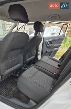 Хэтчбек Skoda Fabia 2011 в 