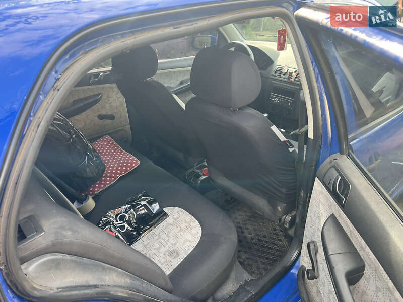 Хетчбек Skoda Fabia 2002 в Гайсину