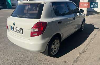 Хэтчбек Skoda Fabia 2011 в 