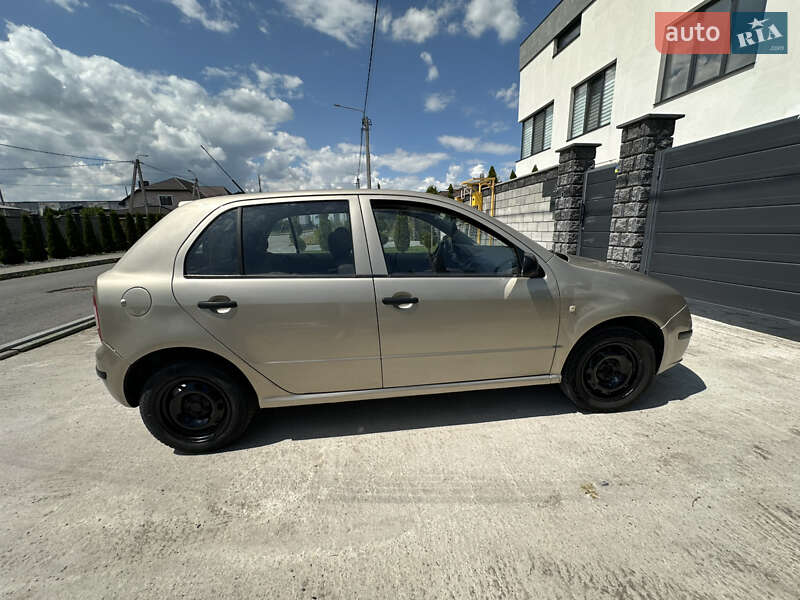 Хэтчбек Skoda Fabia 2006 в Ровно