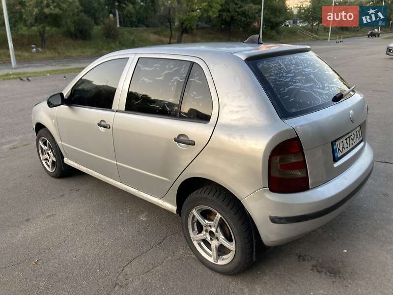 Хэтчбек Skoda Fabia 2006 в Киеве