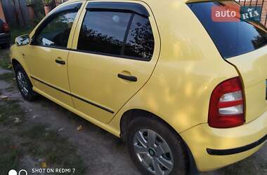 Хетчбек Skoda Fabia 2001 в 